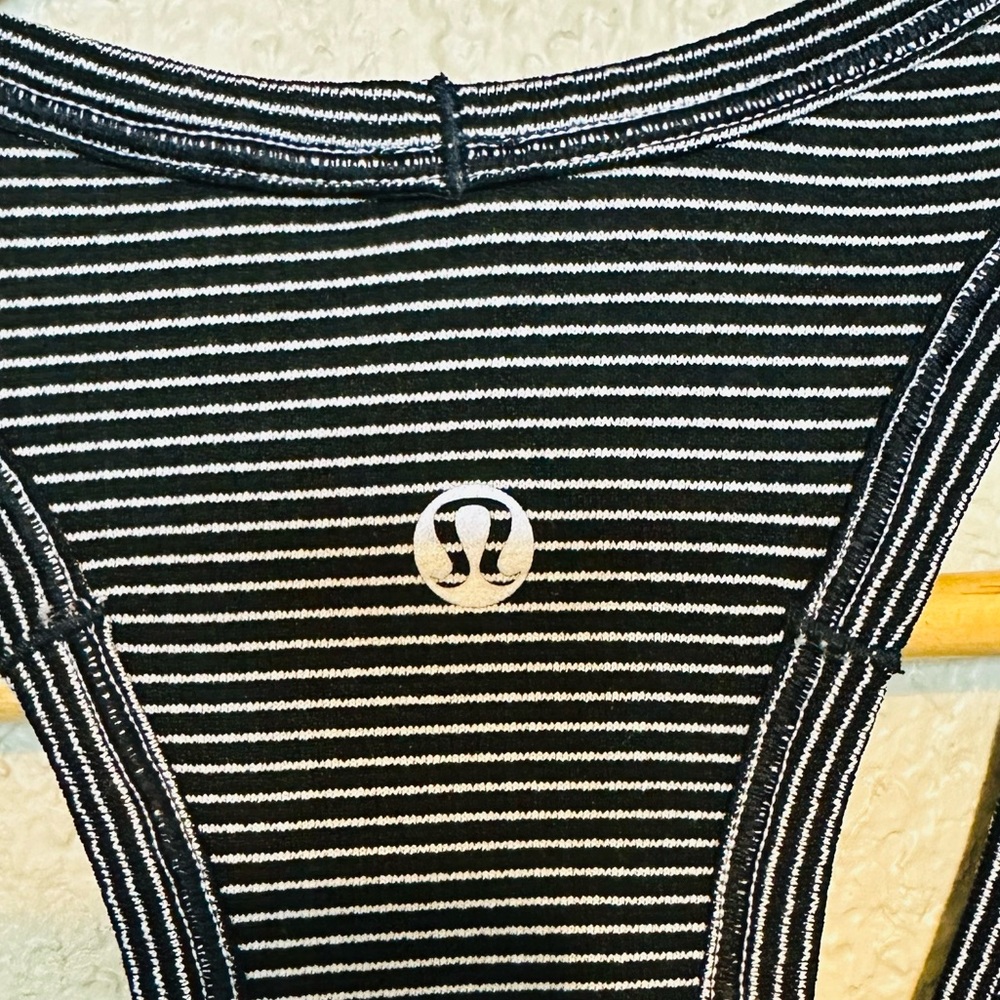 Lululemon Swiftly Tech Racerback Hyper Stripe Black Size 8 - Picture 9 of 10